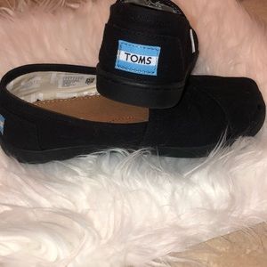 Toms slip ons